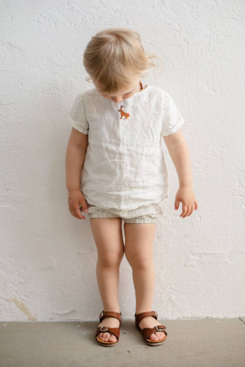 Leinen Kleinkind Shirt Kurzarm Unisex Top, Optional Mit Stickerei von LaPetiteAlice