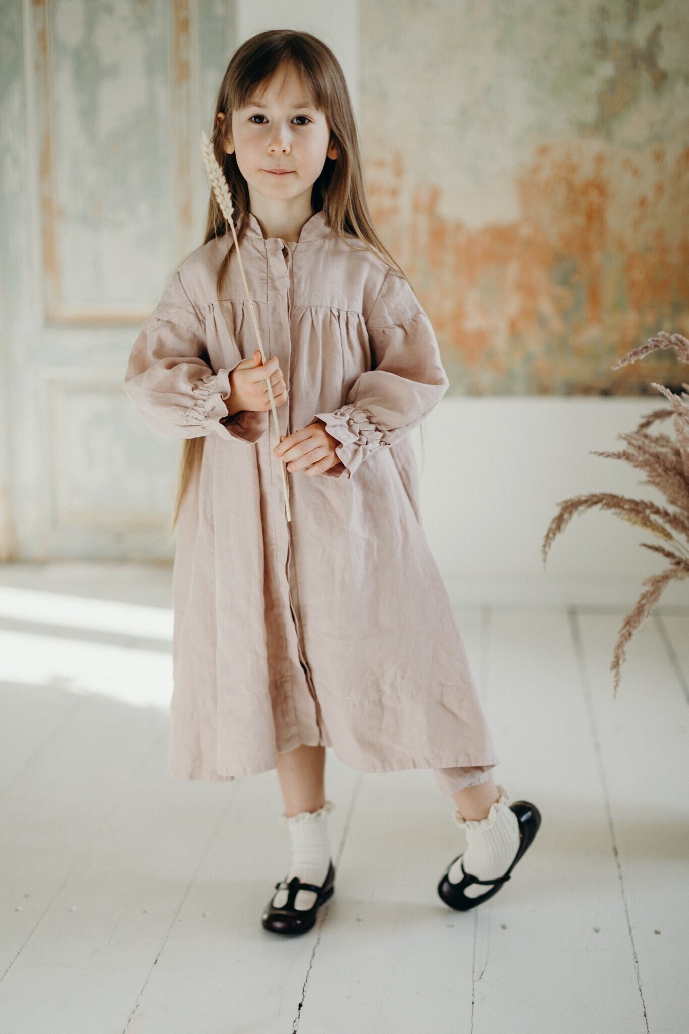 Leinen Mädchen Maxi Kleid Langarm Agatha Kleid, Blumenmädchen Outfit von LaPetiteAlice