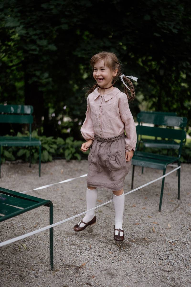 Leinen-Mädchenbluse Cecile Long Bischof Ärmelhemd, Optionale Stickerei von LaPetiteAlice