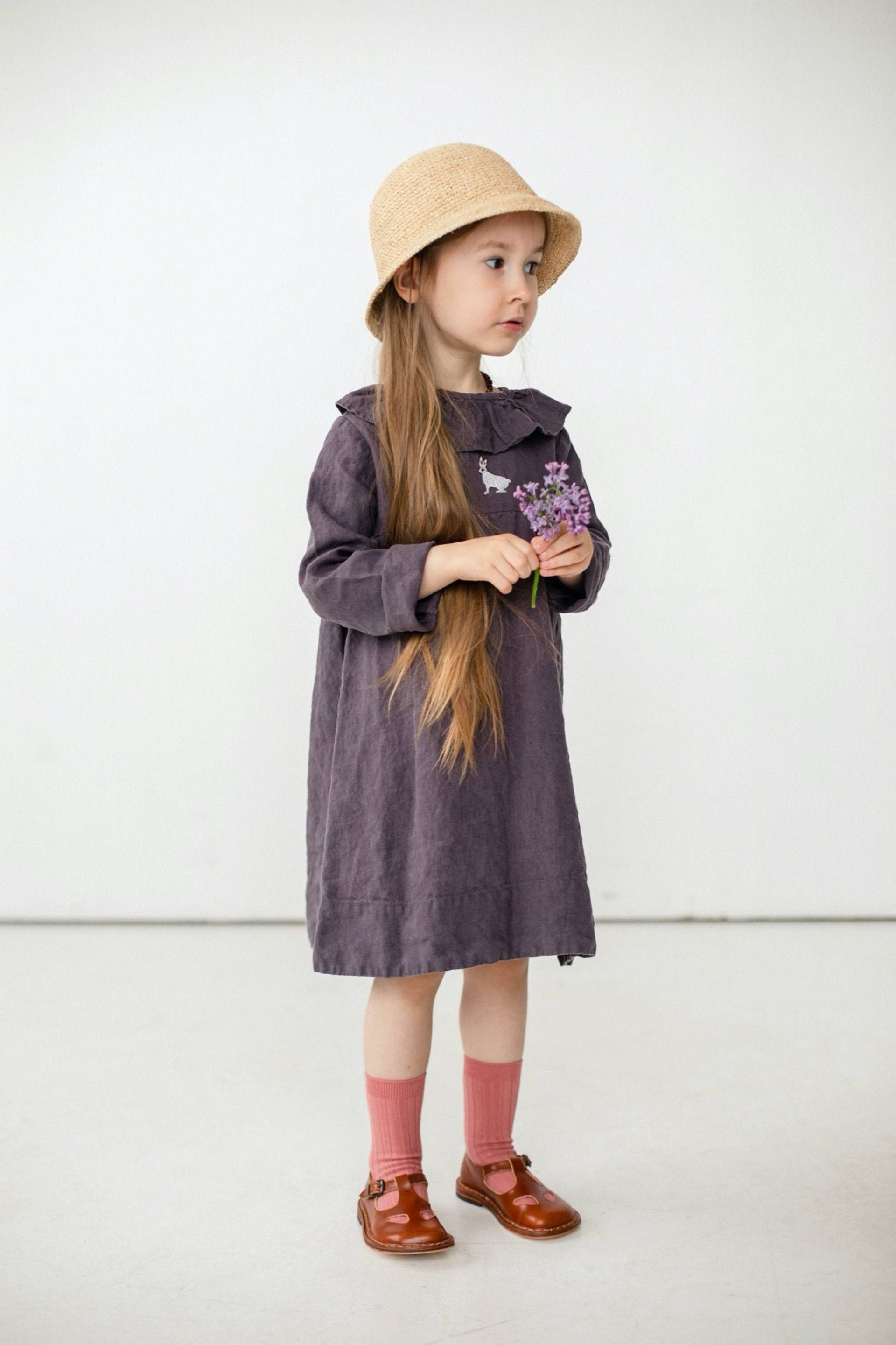 Leinen Mädchenkleid Rubinroter Rüschenkragen, Lange Ärmel, Optional Mit Stickerei von LaPetiteAlice