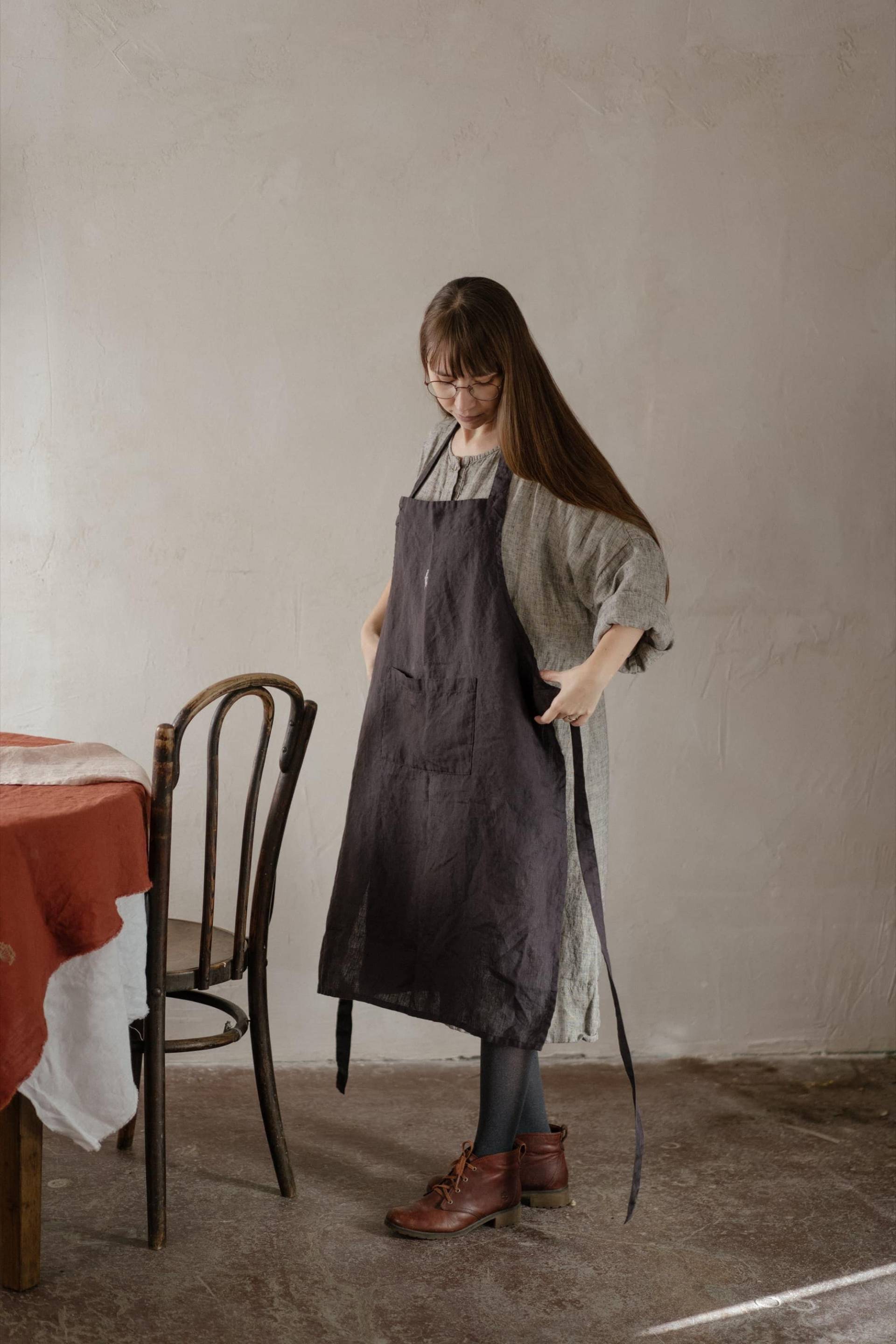 Leinen Schürze Traditionelle Bestickte Küchenschürze von LaPetiteAlice