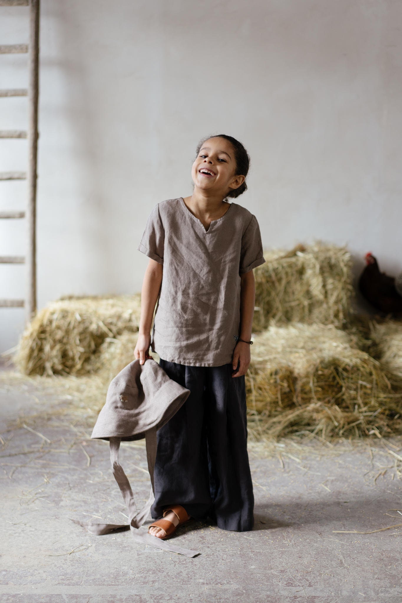 Leinen Shirt Josue Für Kinder, Top Mit V-Ausschnitt Und Manschettenärmeln, Weicher Bio-Stoff Täglichen Komfort | Optional Stickerei von LaPetiteAlice