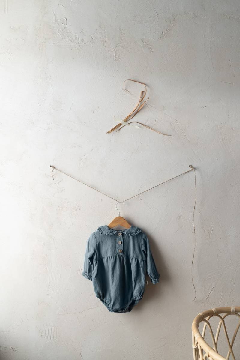 Leinen Strampler Elodie Rüschen Kragen, Weiches Gewaschenes von LaPetiteAlice