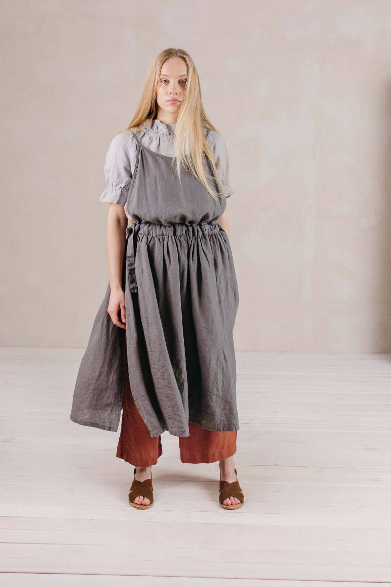 Leinen Trägerkleid Celia Maxi Schürzenkleid Mit Optionaler Stickerei von LaPetiteAlice