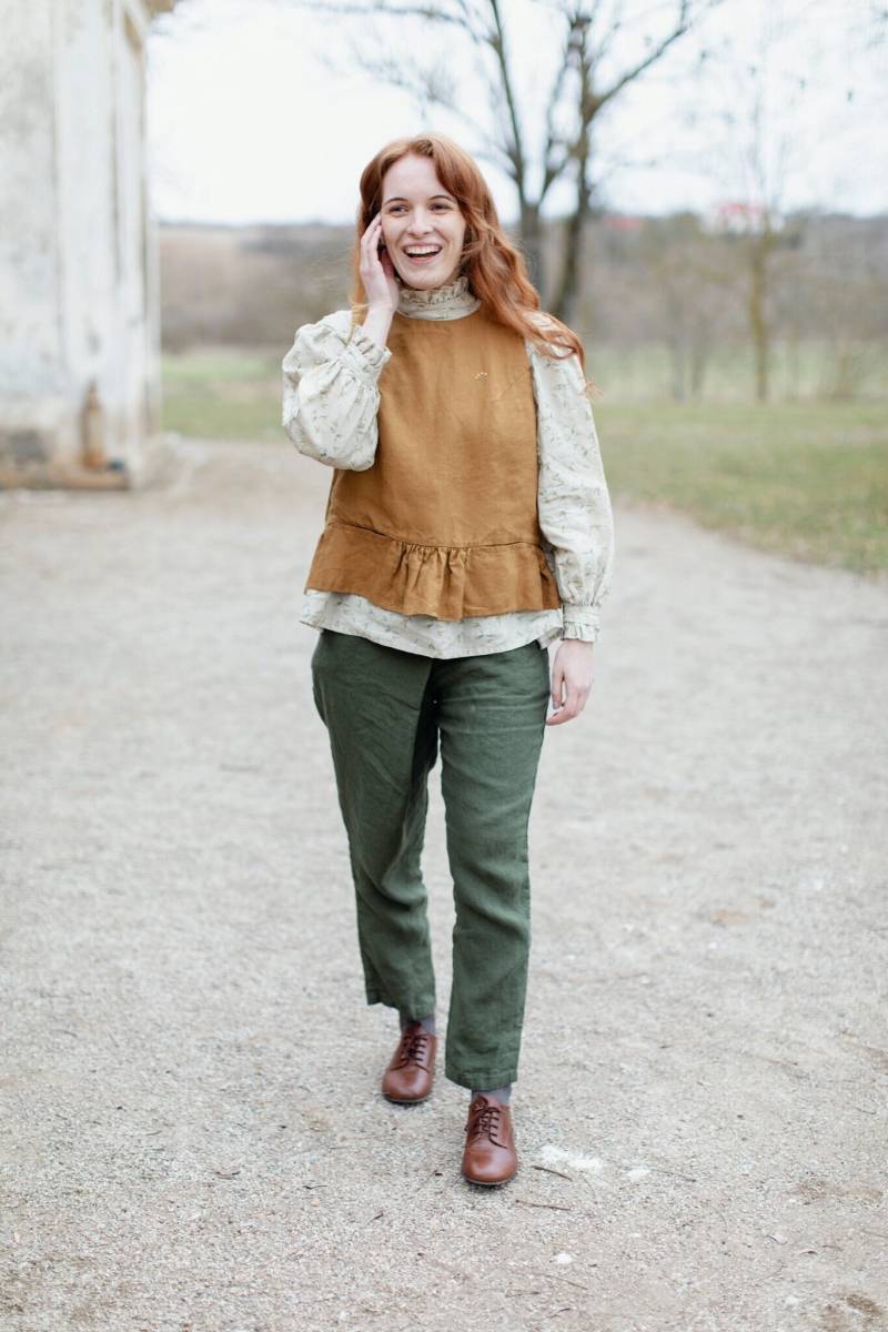 Leinen Weste Juliette Mit Rüschenboden, Boho Tank Top, Freie Größe Relax Fit Für Frauen | Optional Stickerei von LaPetiteAlice