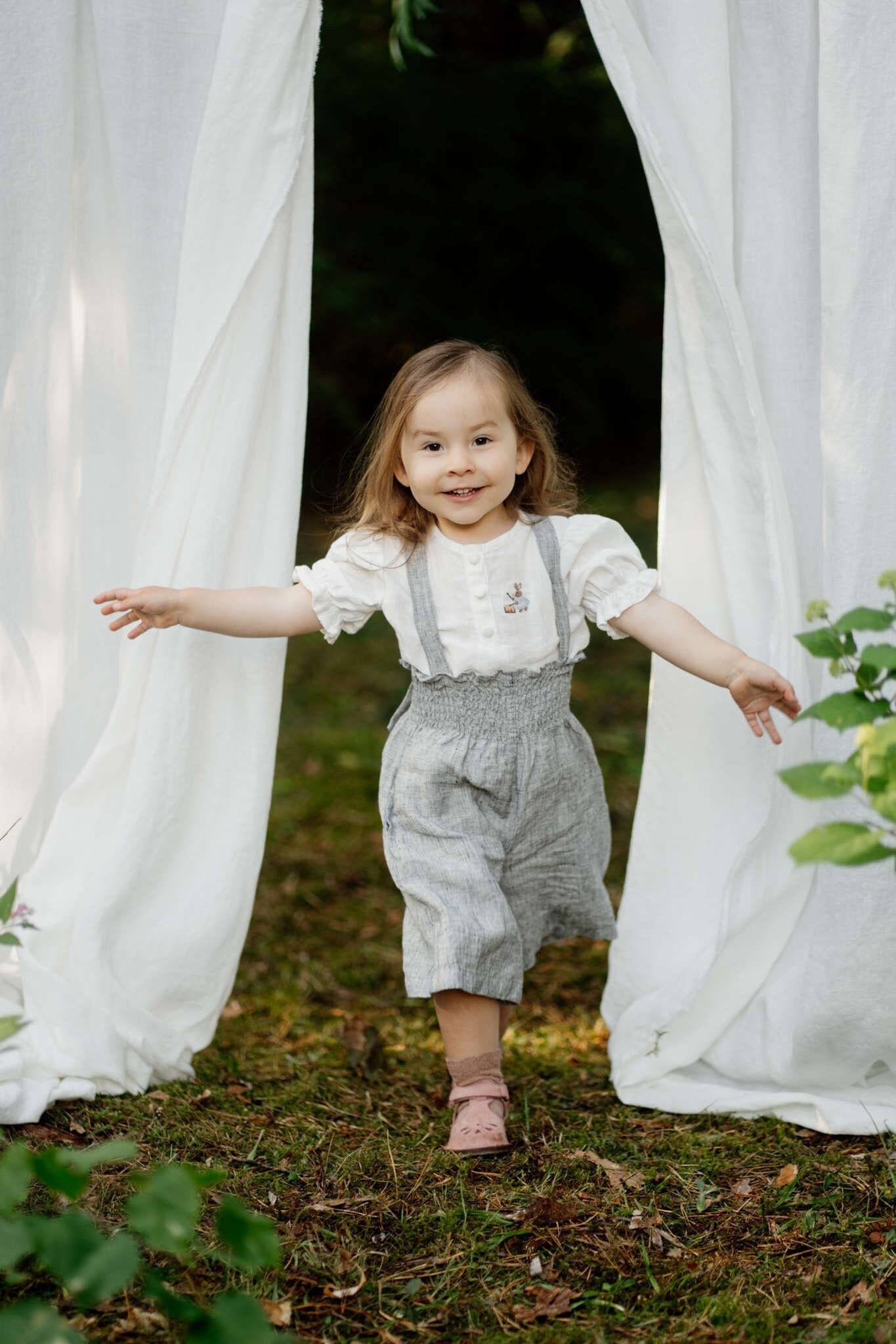 Leinenbluse Melody Für Mädchen Bio Sommertop Mit Rüschen von LaPetiteAlice