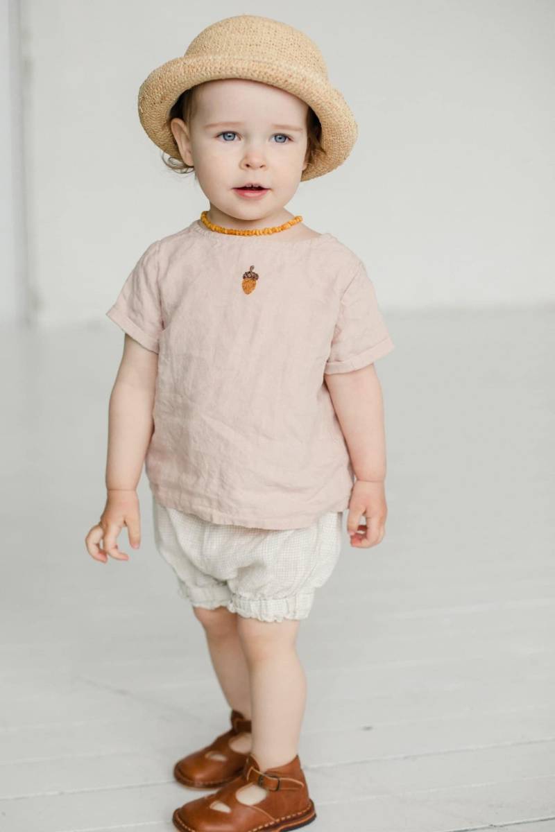 Leinen Kurzarm Shirt Charlie, Unisex Bio Baby Und Kinder Kleidung Für Den Alltag | Optional Stickerei von LaPetiteAlice