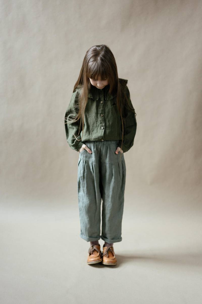 Lockere Leinenhose Tilda Bündchensaum, Gefaltete Oberschenkel von LaPetiteAlice