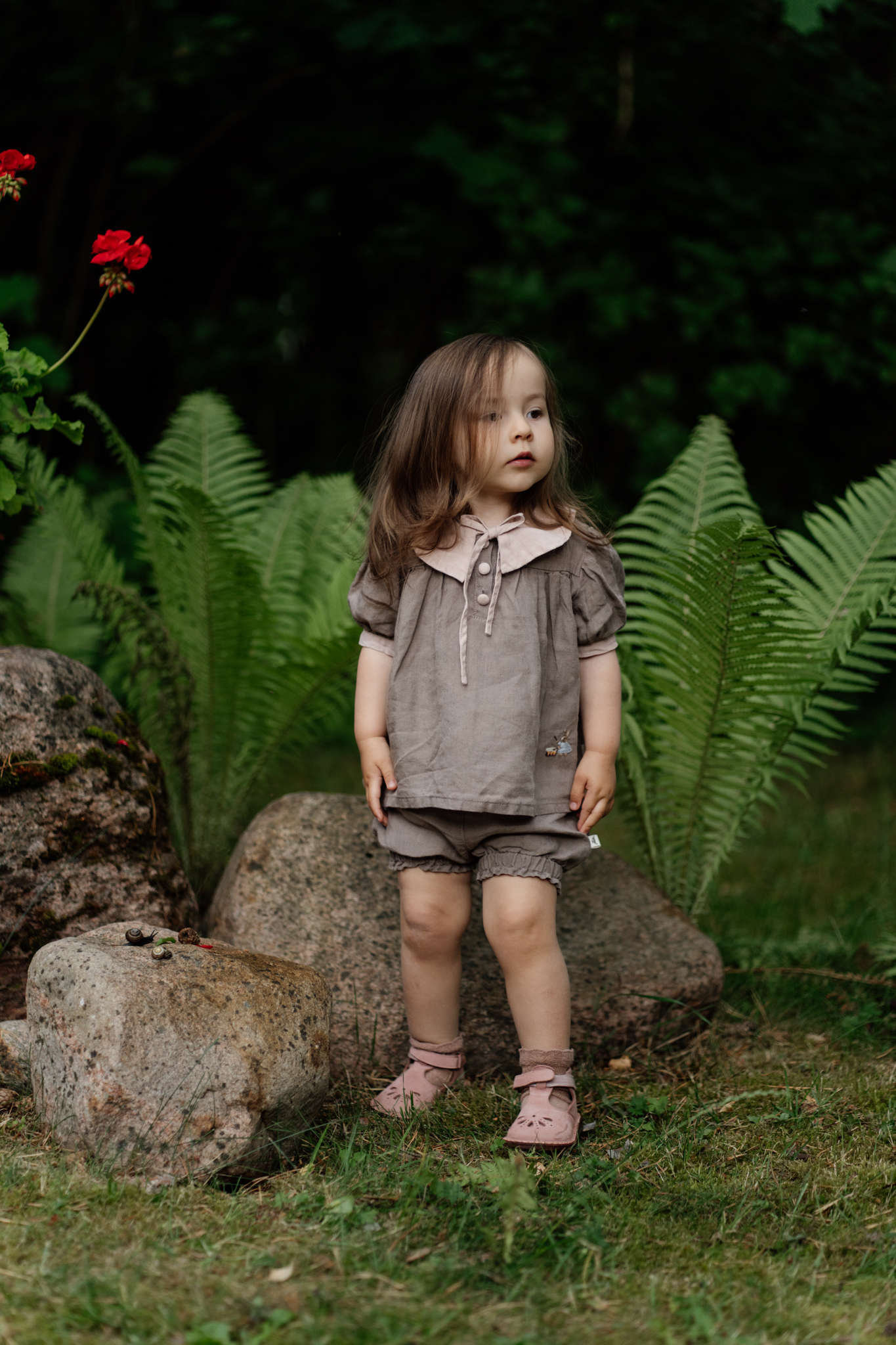 Mädchen Leinen Bluse Rüschen Kragen, Kurze Ärmel, Optional Mit Stickerei von LaPetiteAlice