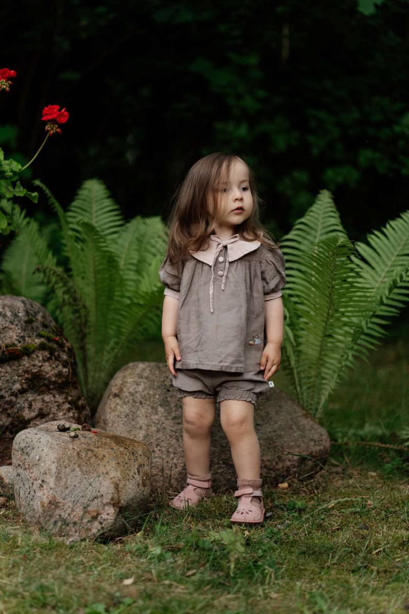 Mädchen Leinen Bluse Rüschen Kragen, Kurze Ärmel, Optional Mit Stickerei von LaPetiteAlice