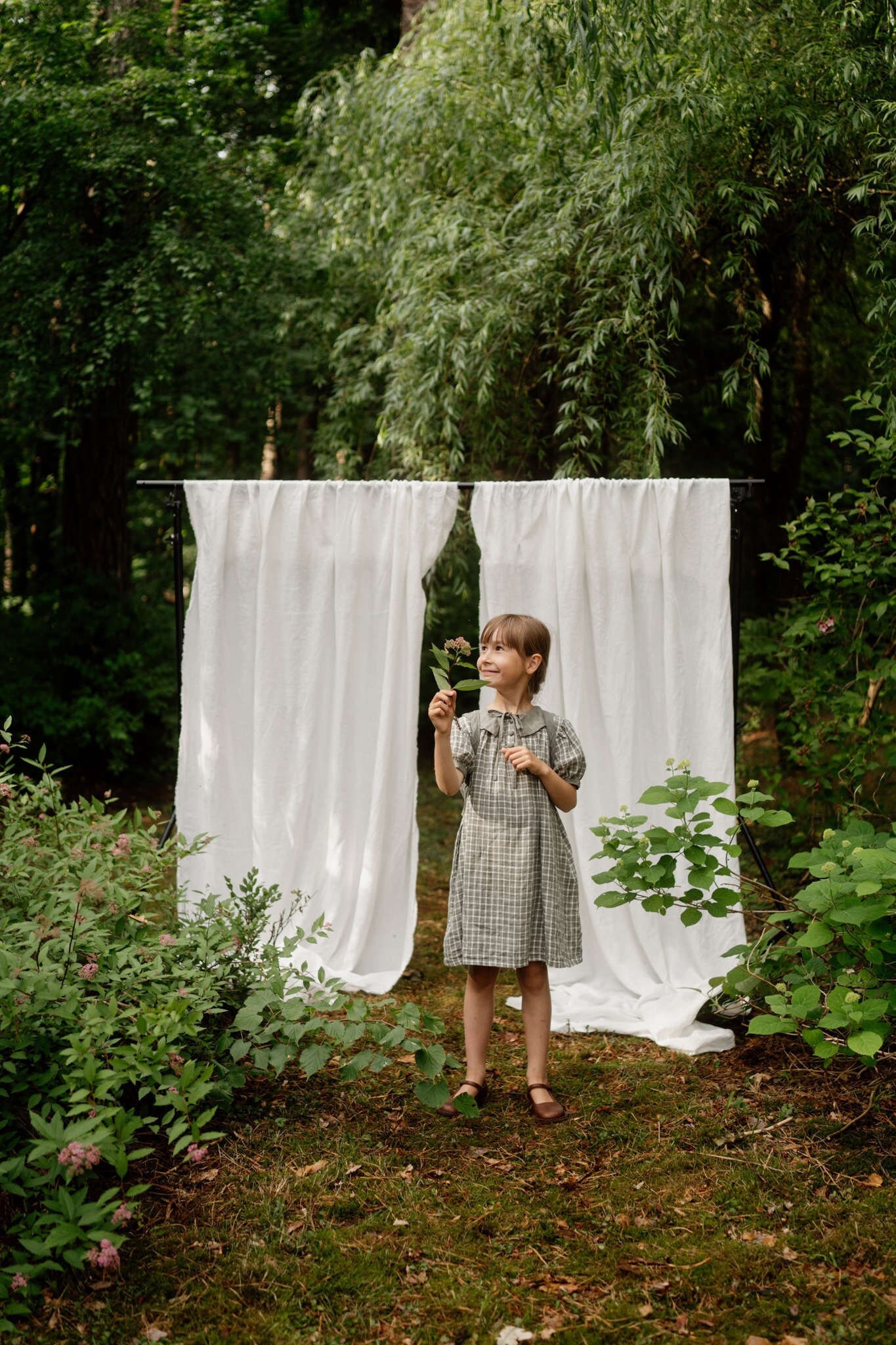 Mädchen Leinenkleid Kurzarm Sommerkleid Mit Optionaler Stickerei von LaPetiteAlice