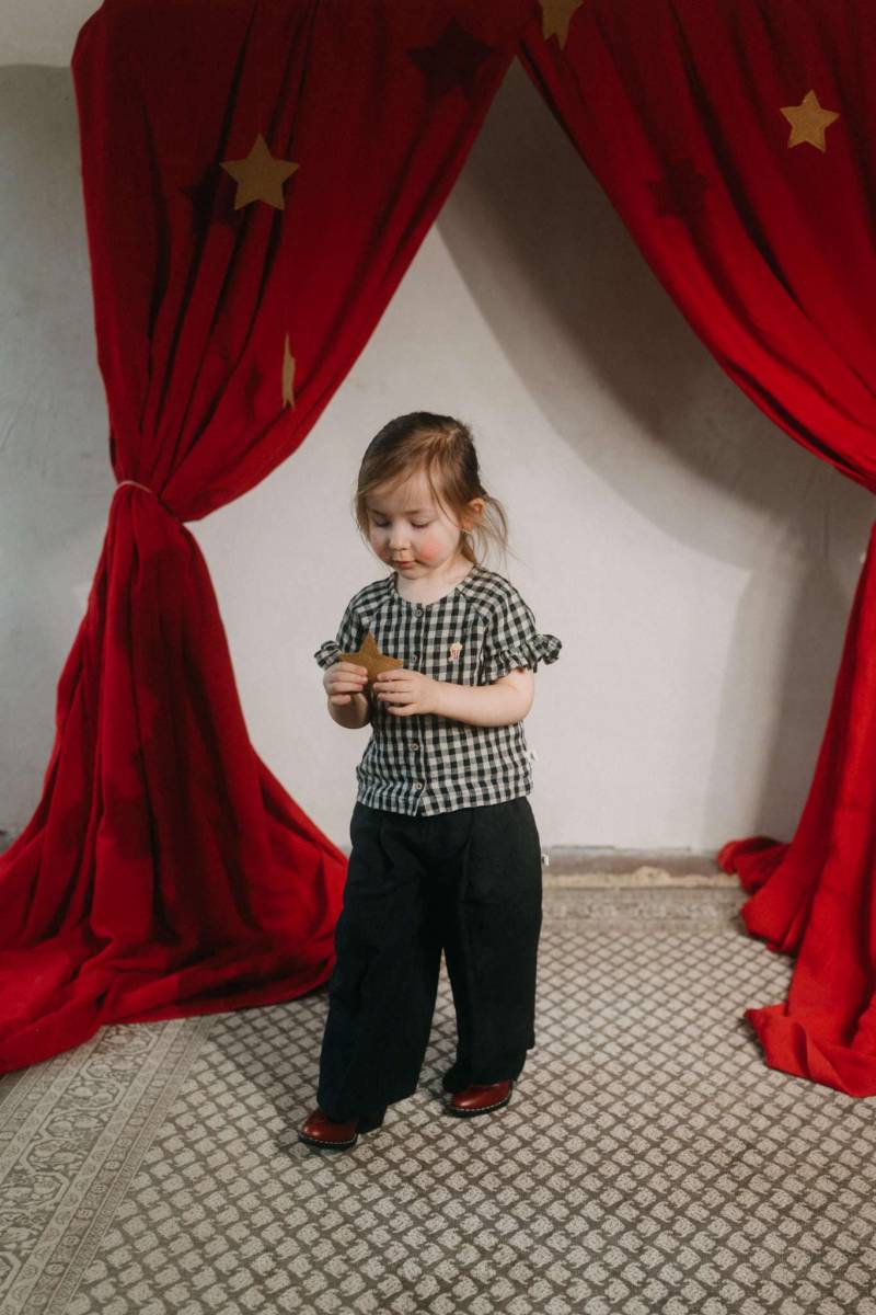 Mädchen Sommer Leinen Shirt Boho Top Mit Rüschenärmeln von LaPetiteAlice