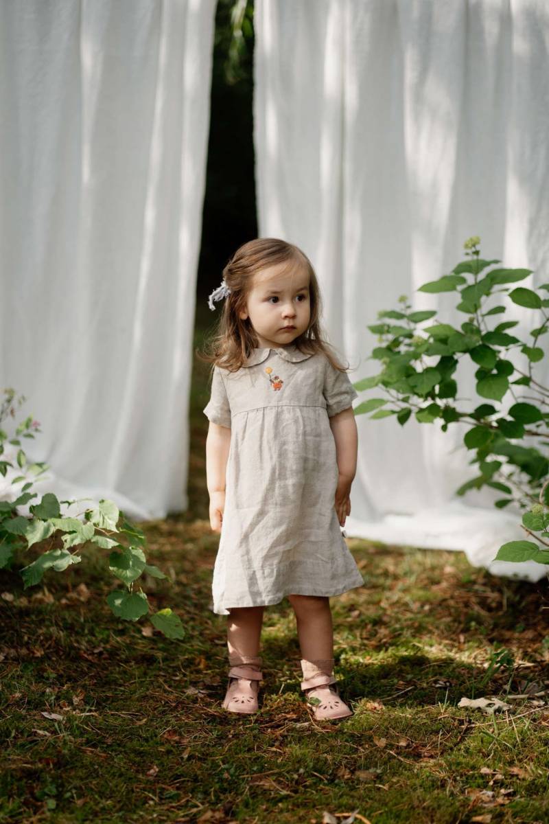 Sommer Leinen Kleid Mit Kurzen Ärmeln Jenny, Midi Kleid, Bubikragen, Kleinkind Bio | Optional Stickerei von LaPetiteAlice
