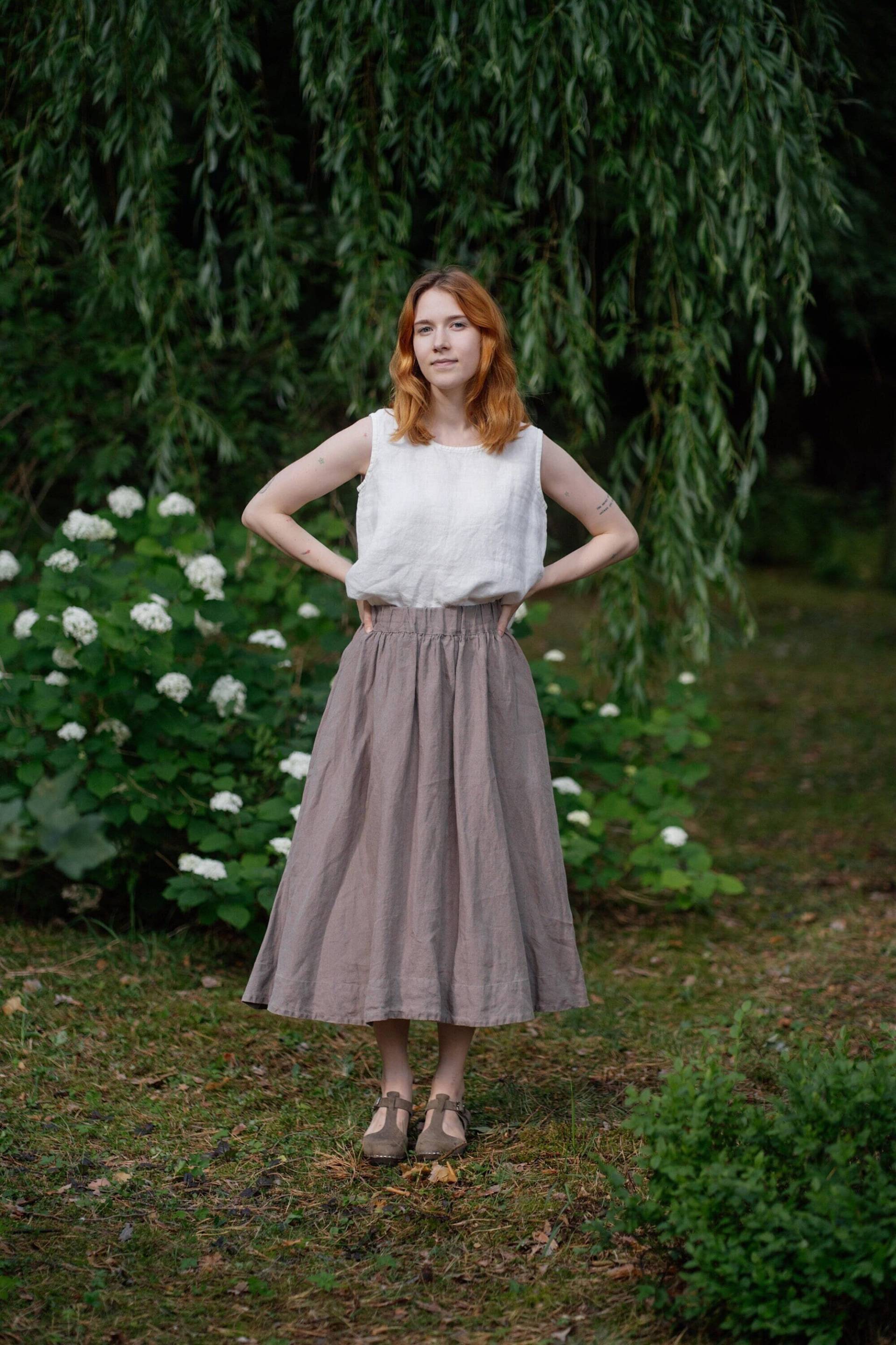 Sommer Leinen Tank Top Ärmelloses Boho Shirt, Individuelle Bestickung Option von LaPetiteAlice