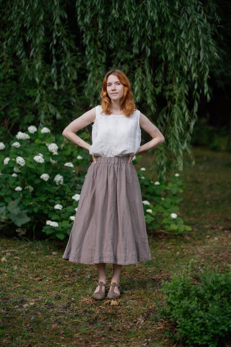 Sommer Leinen Tank Top Ärmelloses Boho Shirt, Individuelle Bestickung Option von LaPetiteAlice