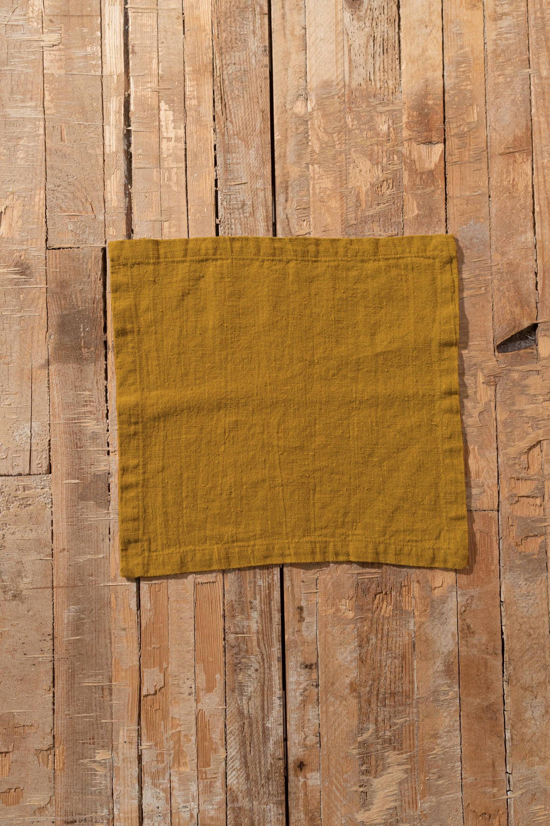 Tischserviette in Festem Bernsteingelbem Leinen | Optional Stickerei von LaPetiteAlice