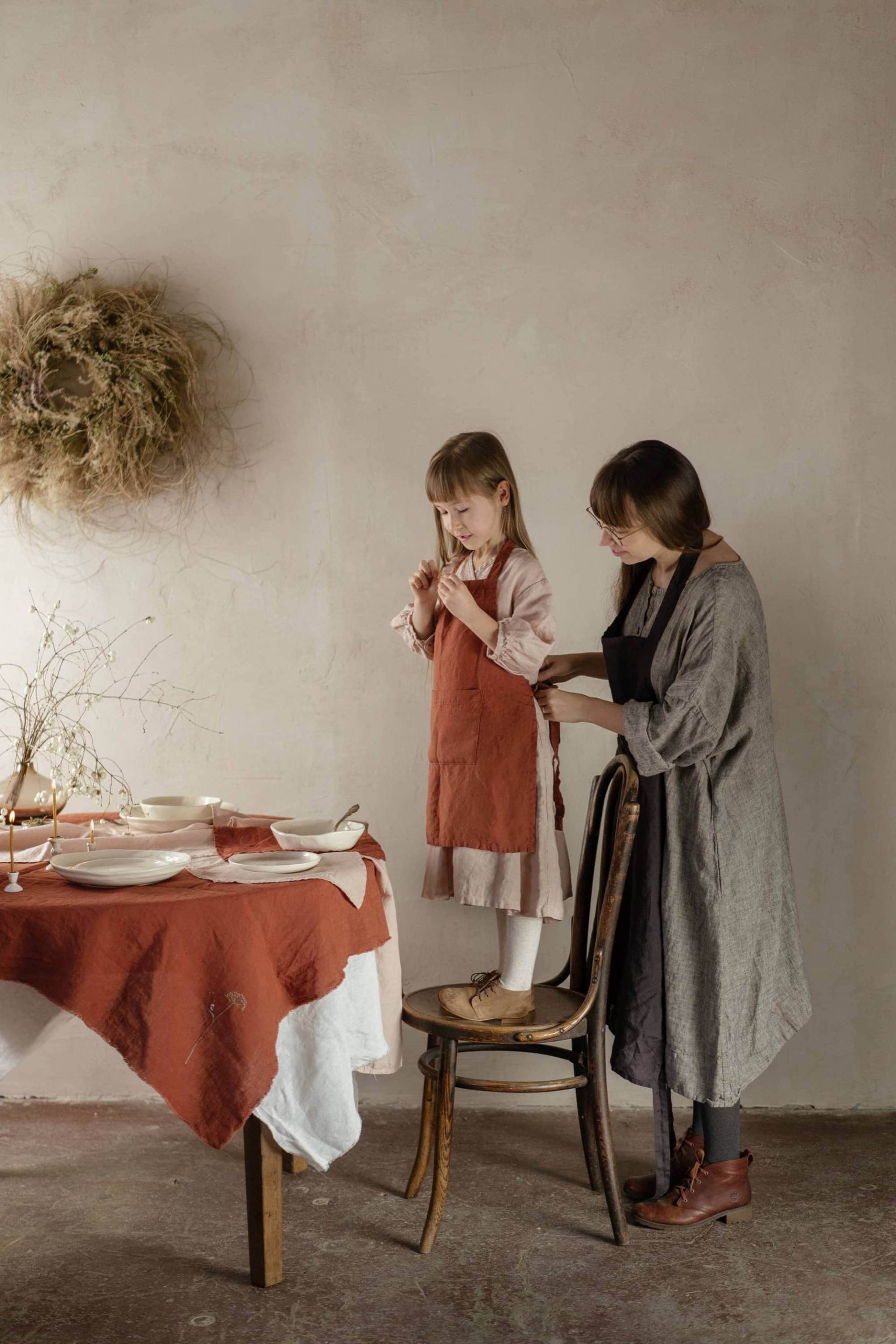 Trachten Schürze Für Kinder | Optional Stickerei von LaPetiteAlice