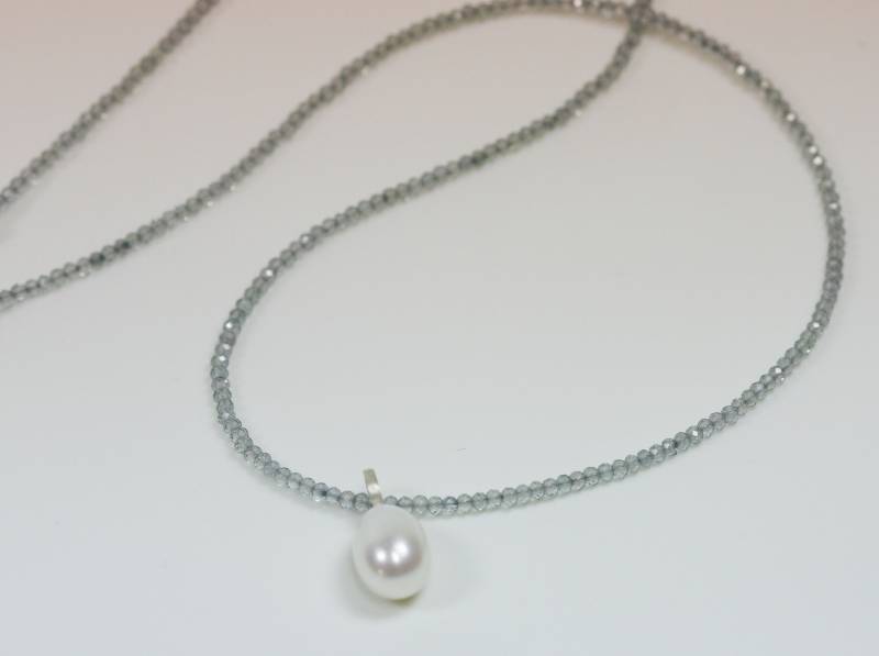 Edelsteincollier Mit Süßwasserperltropfen Mystic Quarz von LaRosaSchmuck