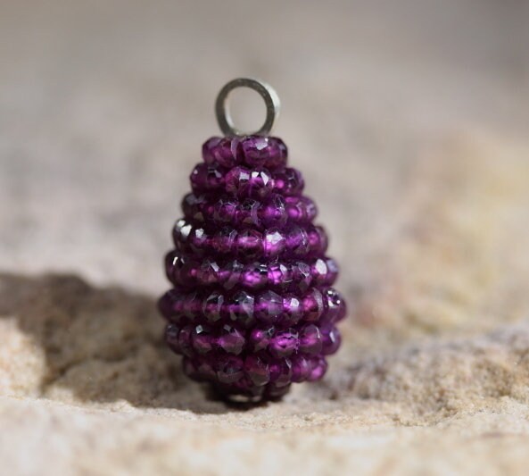 Kettenanhänger Mit Granatpampel Ohne Kette von LaRosaSchmuck