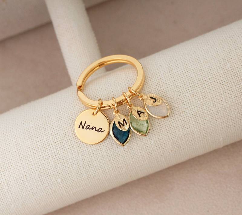 Nana Schlüsselanhänger Mit Birthstone Für Oma Geburtstag Geschenk Personalisierte Muttertagsgeschenk Schlüsselanhänger, Blatt Initiale von LaSenada