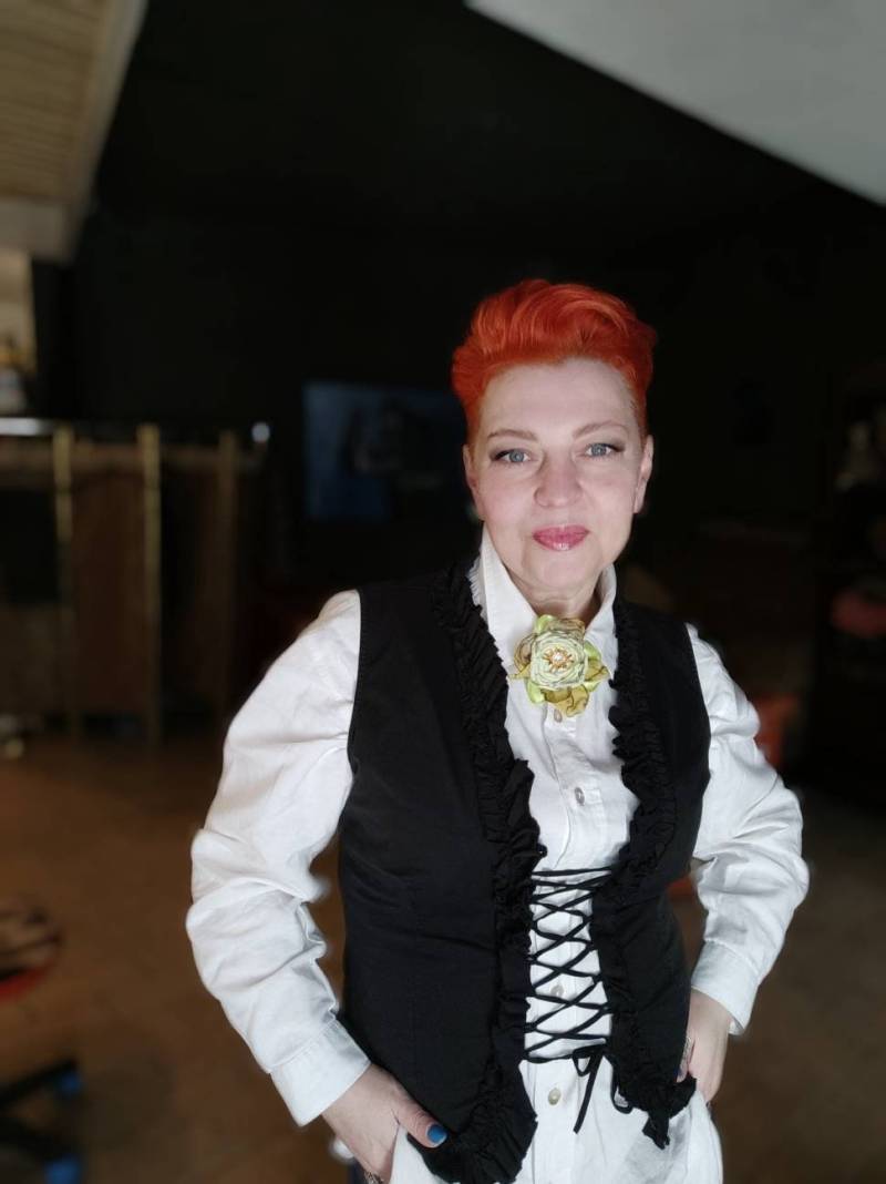 Elegante Blumen Brosche Handgemachter Boho Schmuck von LaSkut