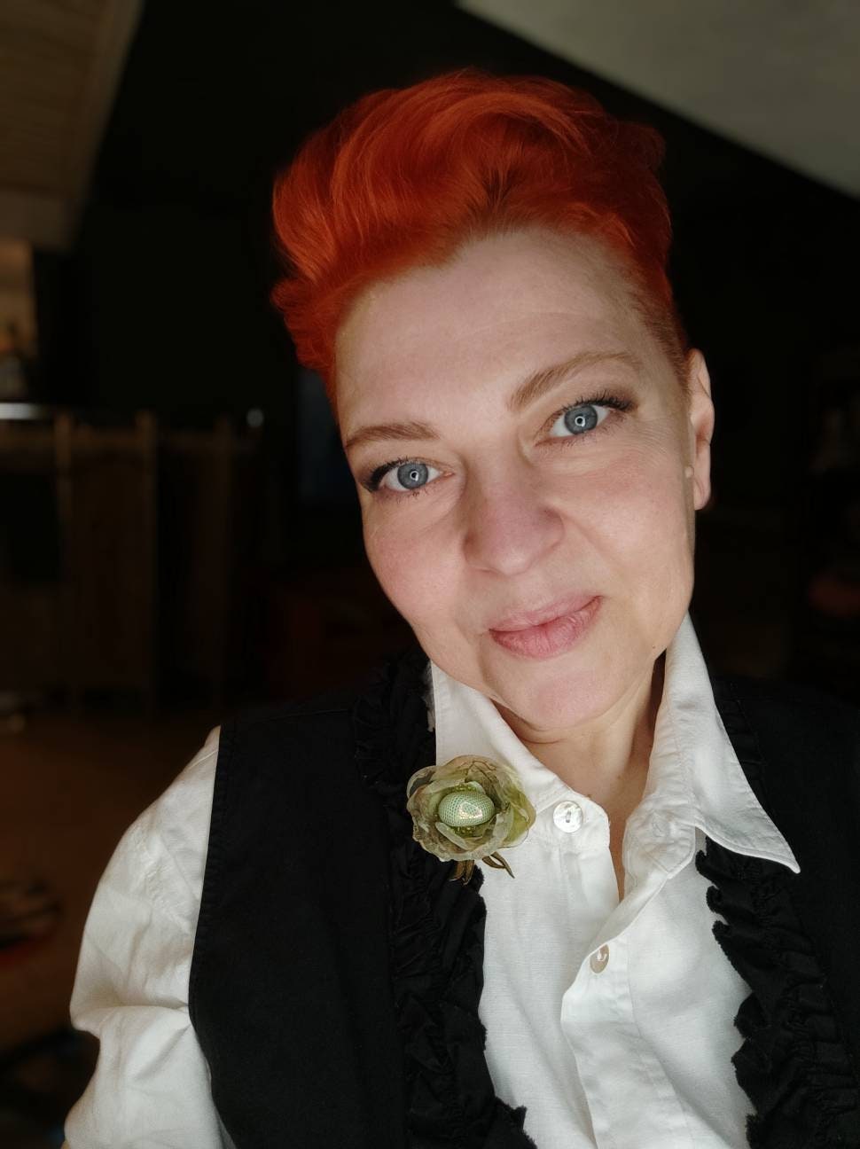 Handgemachte Hellgrüne Blumen Brosche Eleganter Damen Schmuck von LaSkut