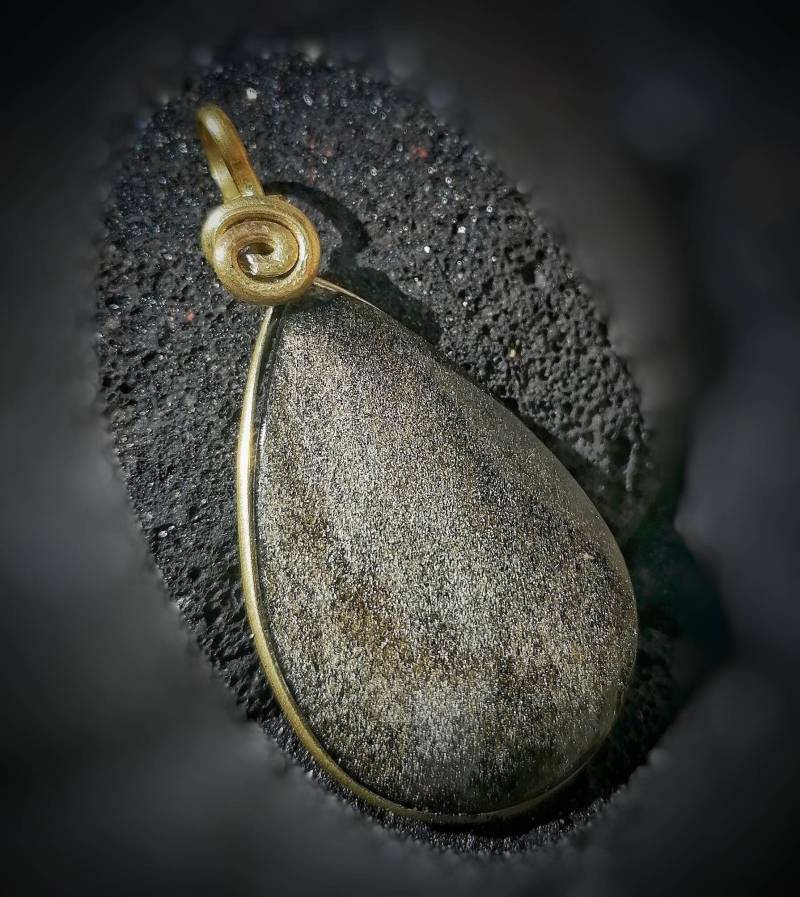 Goldobsidian Anhänger Träne Dorado Goldobsidian Anhänger Träne Dorado von LaSombrilla