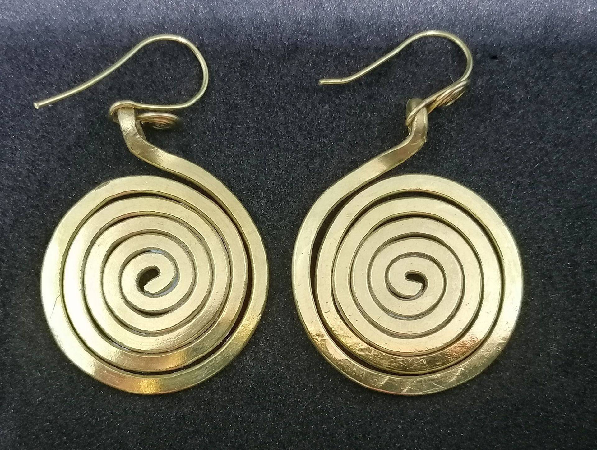 Ohrringe Messingsprirale "The Spiral" von LaSombrilla