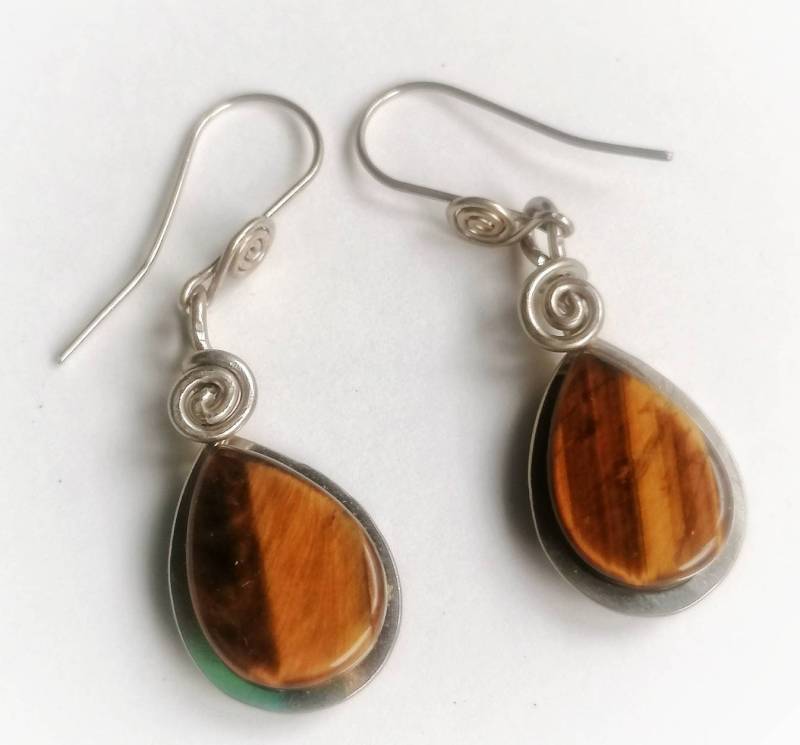 Ohrringe Tigeraugen Träne Neusilber von LaSombrilla