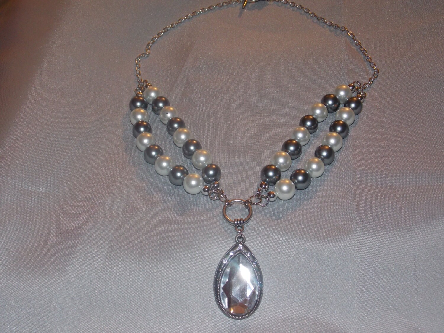 Glas Perle Mit Anhänger Halskette Glas Perle Mit Anhänger Halskette von LaTierraDesigns