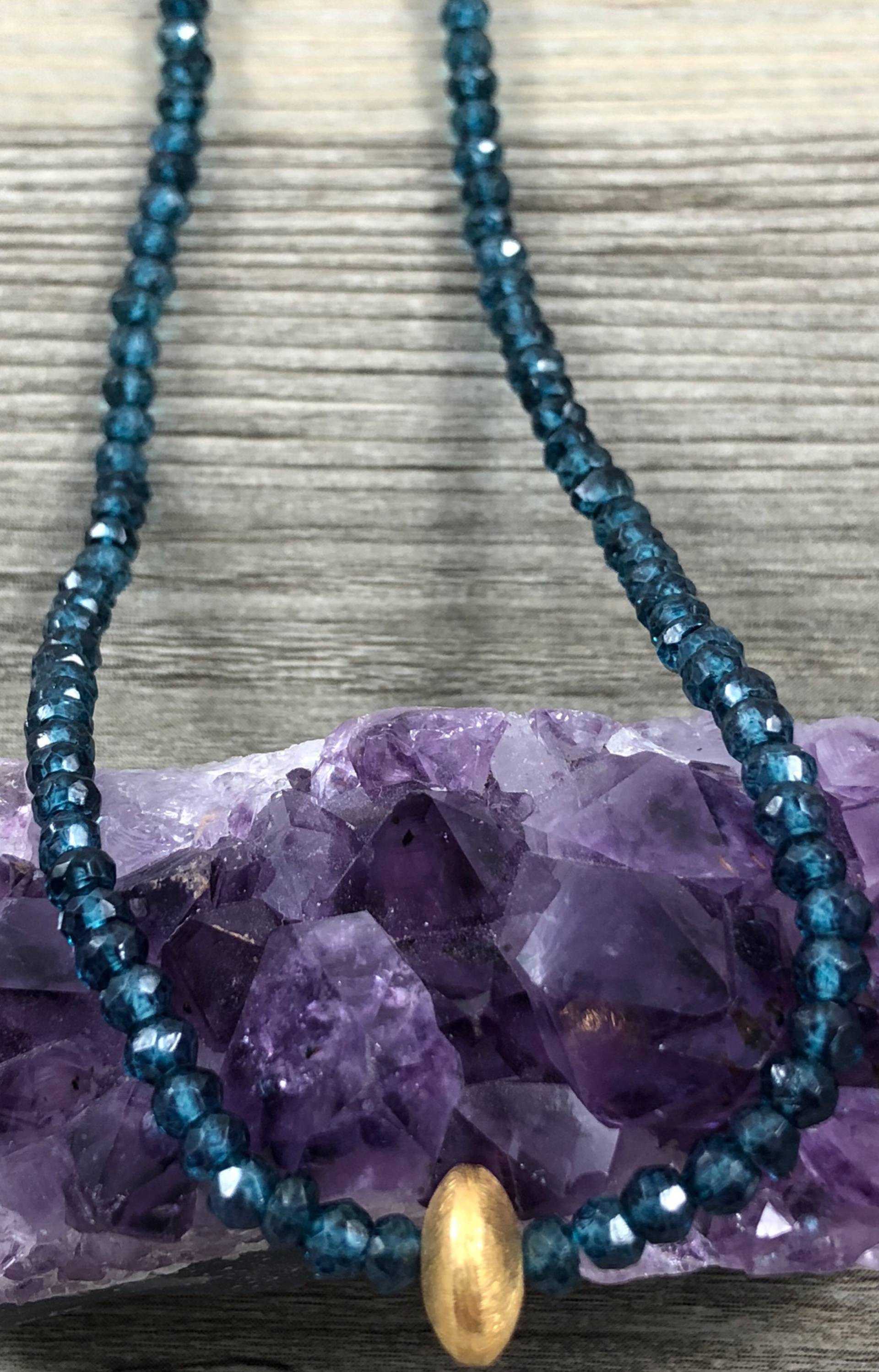 Blaue Apatite Und Matt Gold Vermeil Untertasse Perle Halskette/Echte Edelstein Schmuck Aaa Qualität Blaue Apatite Und Matt Gold Vermeil Untertasse Perle Halskette/Echte Edelstein Schmuck Aaa Qualität von LaVieEnRoseJewelry