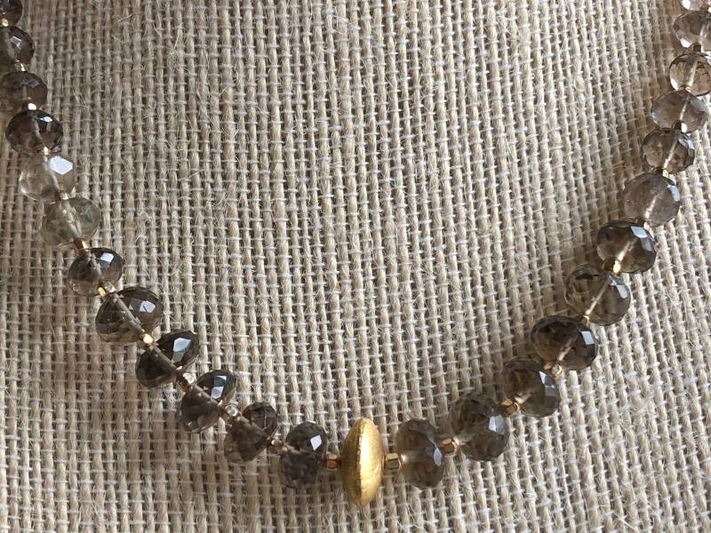 Hellblau Rauchquarz-Rondellen-Halskette Mit Matt Gold Vermeil Untertasse/Genuine Edelstein-Schmuck Hellblau Rauchquarz-Rondellen-Halskette Mit Matt Gold Vermeil Untertasse/Genuine Edelstein-Schmuck von LaVieEnRoseJewelry