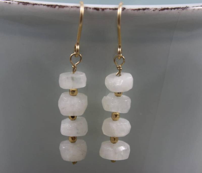 Mondstein Rondelle Ohrringe Mit Gold Gefüllt Akzent Perlen Mondstein Rondelle Ohrringe Mit Gold Gefüllt Akzent Perlen von LaVieEnRoseJewelry