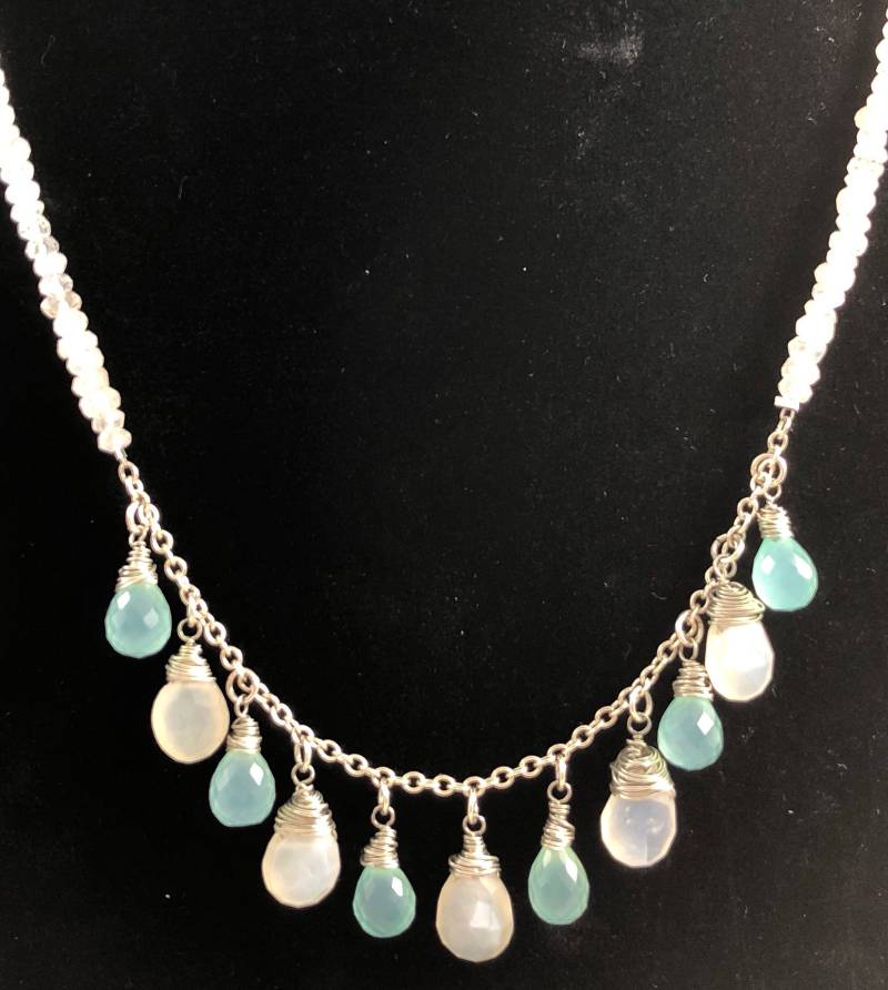 Mondsteinhalskette Mit Draht Umwickelt Chalcedon Und Mondstein Teardrop Baumelt/Genuine Edelstein-Schmuck Mondsteinhalskette Mit Draht Umwickelt Chalcedon Und Mondstein Teardrop Baumelt/Genuine Edelstein-Schmuck von LaVieEnRoseJewelry