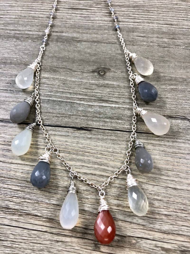 Natürliche Mehrfarbige Mondstein Facettierte Tropfen Baumeln Halskette An Labradorit Rosenkranz Kette/Aaa Qualität Echte Edelsteine Natürliche Mehrfarbige Mondstein Facettierte Tropfen Baumeln Halskette An Labradorit Rosenkranz Kette/Aaa Qualität Echte Edelsteine von LaVieEnRoseJewelry