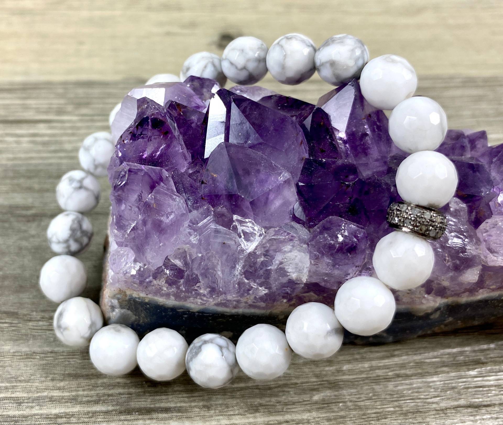 Pave Diamond Rondelle Perle Akzent Weiß Facettiert Howlith Stretch Armband/Echt Edelstein Schmuck Pave Diamond Rondelle Perle Akzent Weiß Facettiert Howlith Stretch Armband/Echt Edelstein Schmuck von LaVieEnRoseJewelry