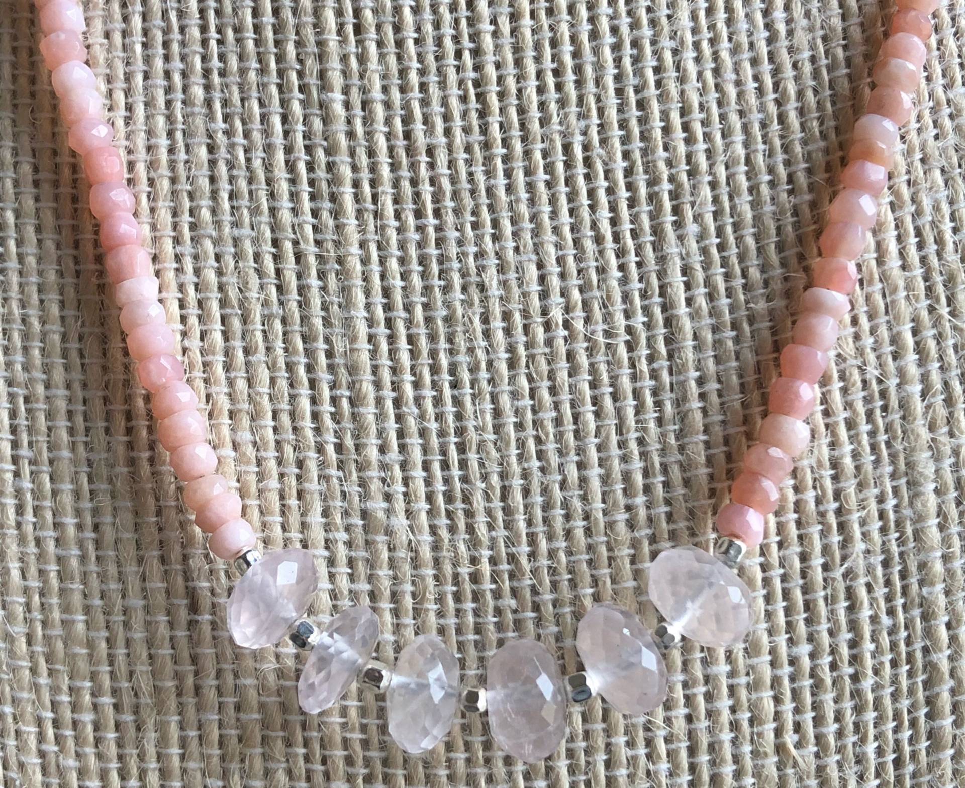 Pink Opal Rondelles Und Rose Quartz Mit Pearls Sterling Silber Halskette/Aaa-Qualität Pink Opal Rondelles Und Rose Quartz Mit Pearls Sterling Silber Halskette/Aaa-Qualität von LaVieEnRoseJewelry