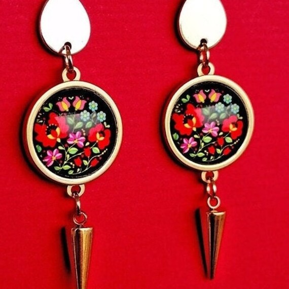 Moderne Bunte Ohrringe. Bunte Statement Funky Lustige Cabochon Moderne Bunte Ohrringe. Bunte Statement Funky Lustige Cabochon von Lab88jewels