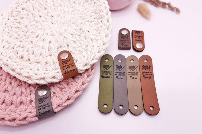 Falt-Labels Personalisiert Inkl. Schrauben/Nählabels Motiv Strick-Liebe von LabelFabrik