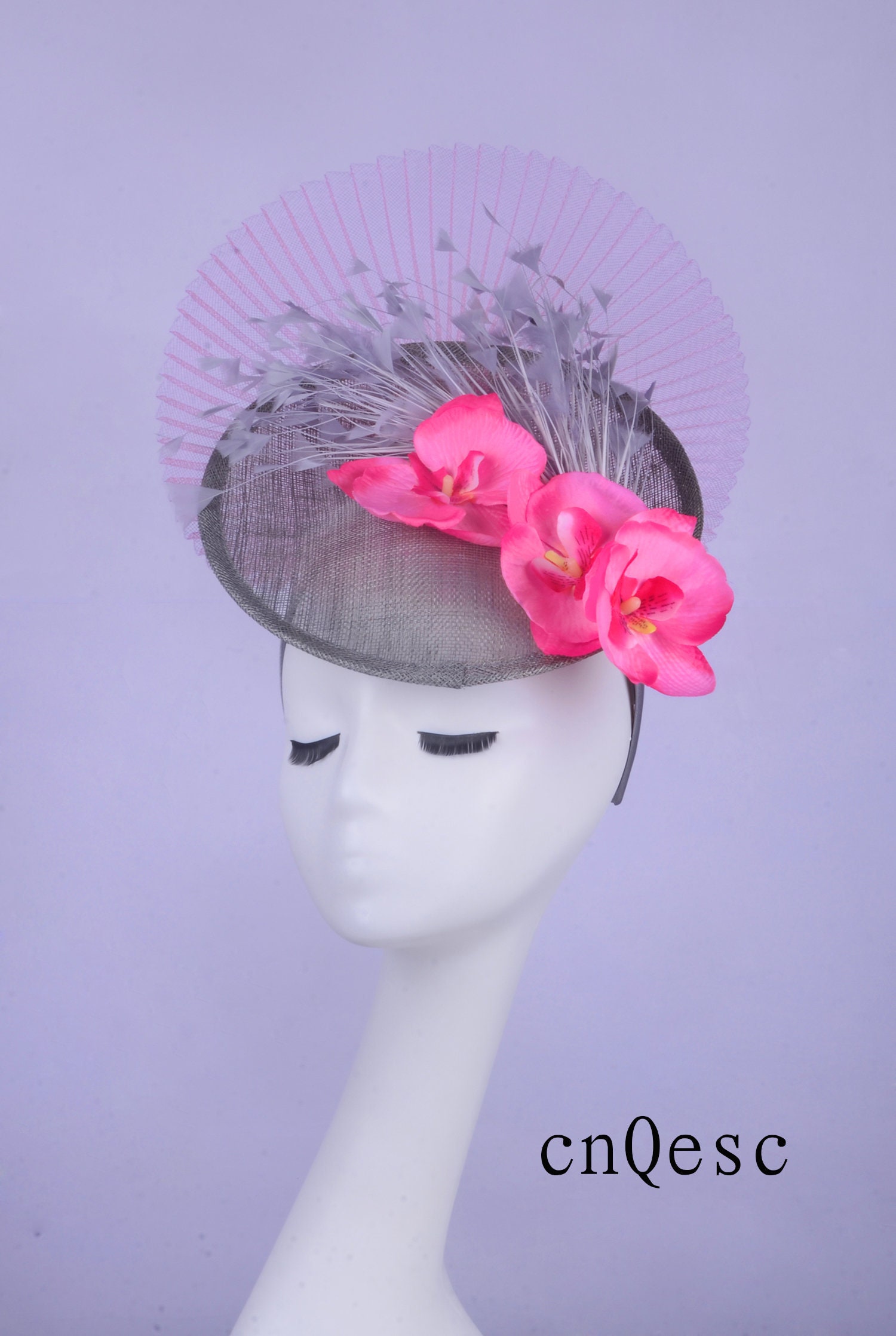Grau/Rosa Sinamay Crin Fascinator Kentucky Derby Hut Mit Federn Und Blume, Für Hochzeit Party Rennen Kirche von LabellemoiDesign