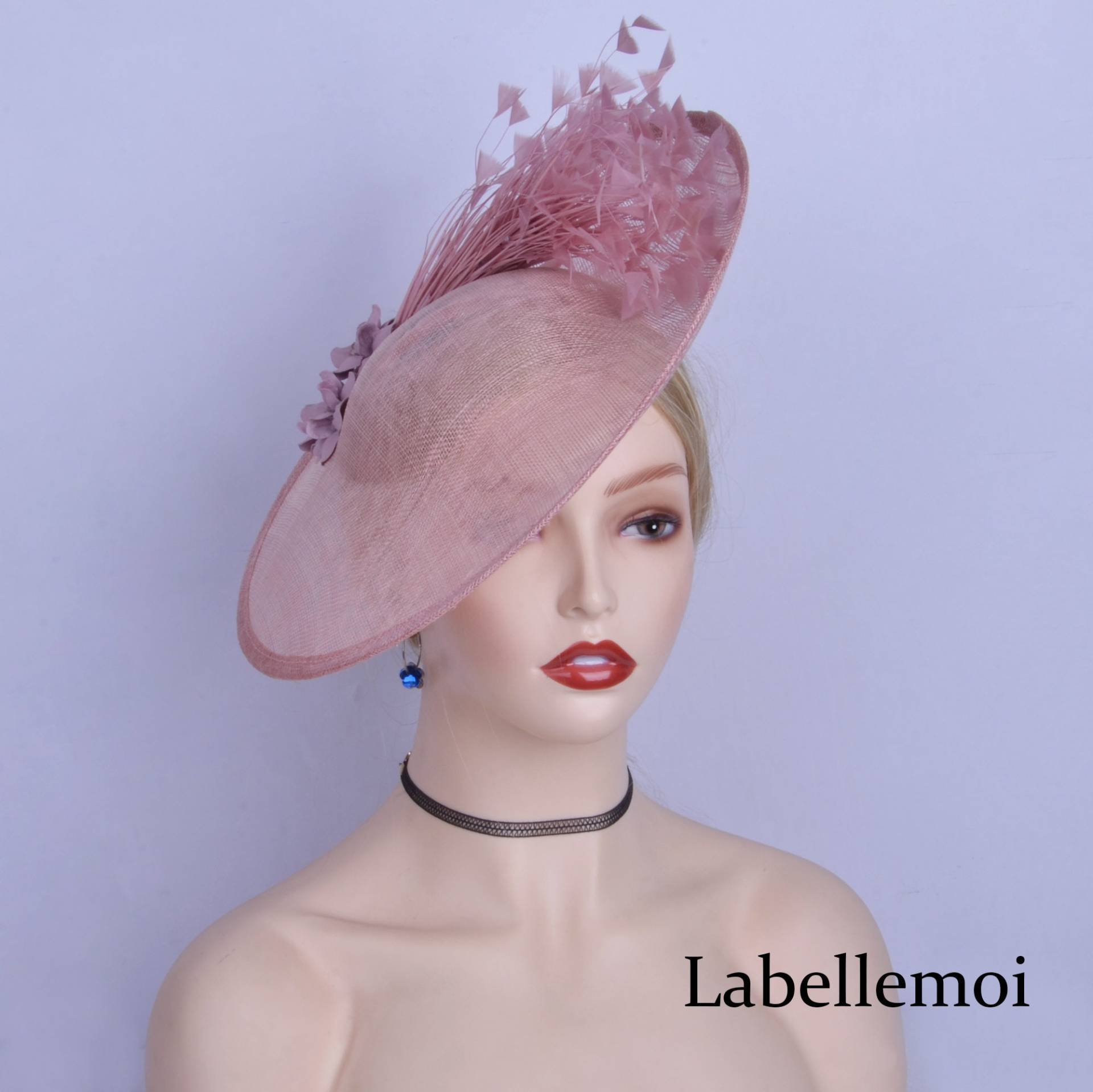 Mauve Rosa Sinamay Feder Fascinator, Hochzeit Hatinator von LabellemoiDesign