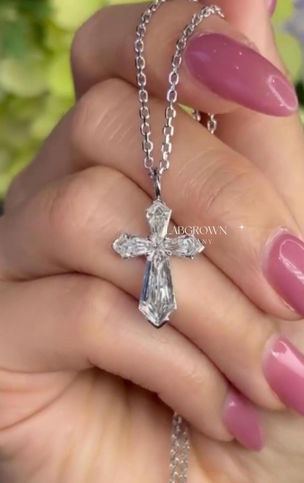 Nach Maß Drachen-Geformter Kreuz-Labrador Gewachsener Diamant-Antiker Art-Anhänger, Christliches Kreuz-Fancy Form Lab Diamant-Anhänger Nach Maß Drachen-Geformter Kreuz-Labrador Gewachsener Diamant-Antiker Art-Anhänger, Christliches Kreuz-Fancy Form Lab Diamant-Anhänger von LabgrownGermany