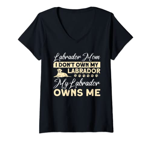 Damen Labrador Mama mein Labrador besitzt mich Labrador Mama T-Shirt mit V-Ausschnitt von Labradore Shop für Labrador Mama