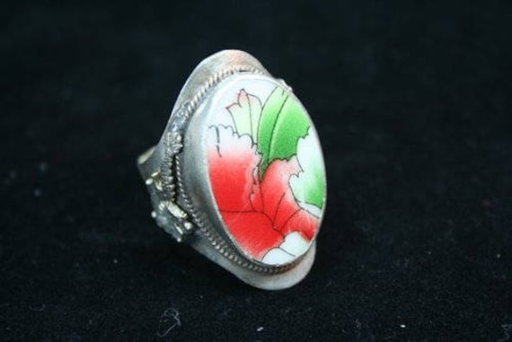 Vintage Keramik Scherben Oval Blumen Ring Große Dynastie Natur Oxidiert Silber Verstellbar #37 Vintage Keramik Scherben Oval Blumen Ring Große Dynastie Natur Oxidiert Silber Verstellbar #37 von LabyrinthOfBeads