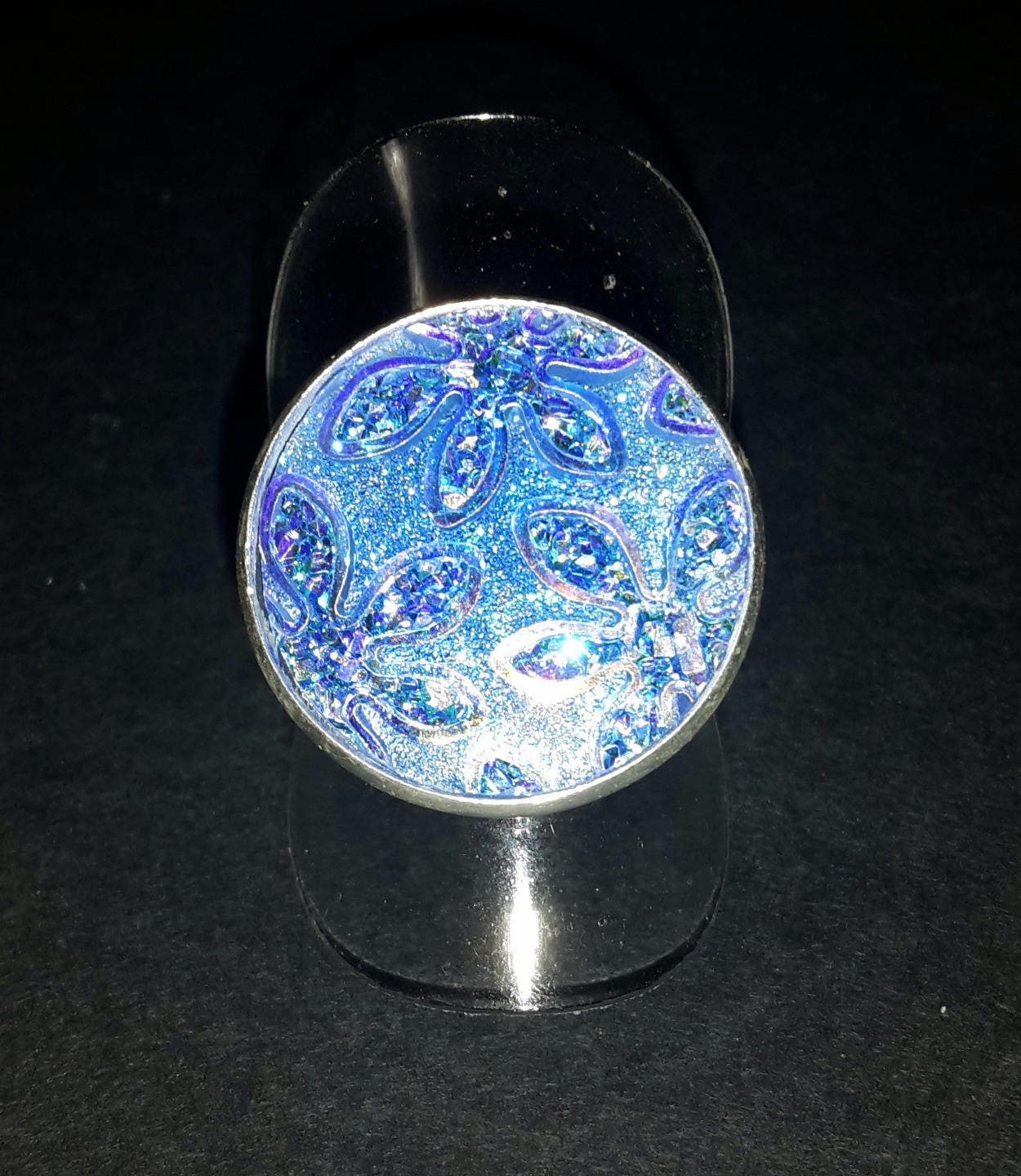 Ring Einstellbar Cabochon Blume, Schillernde Blau von LacavernedeFlo