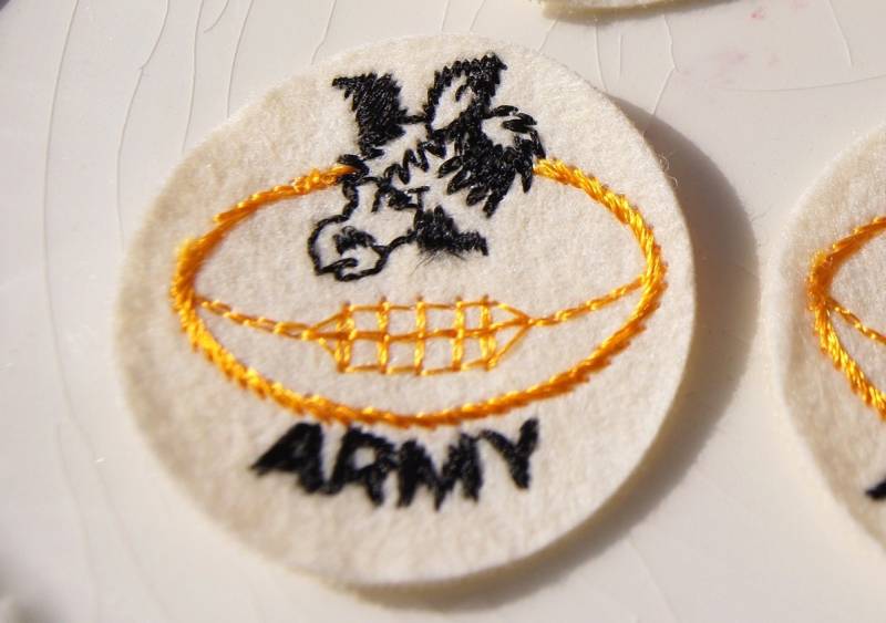 Army Football Vintage Applikations Patches, Abzeichen Stickerei Applikationen Großhandel, Uniform Abzeichen, Anzüge Gestickte Aufnäher #1125-Gelb von LaceApplique