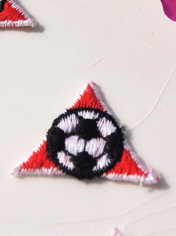 Vintage Stickapplikation, 1960Er Jahre Rot Schwarz Weiß Fußball Aufnäher Stickerei Applikationen Großverkauf - Nähen, Basteln, #5080 von LaceApplique