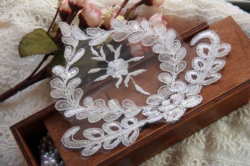 Diy Nähen Spitze Applikationen Herz Patch Alencon Hochzeit Kleid Braut Kopfschmuck Ll287 Diy Nähen Spitze Applikationen Herz Patch Alencon Hochzeit Kleid Braut Kopfschmuck Ll287 von LaceBijouxabc