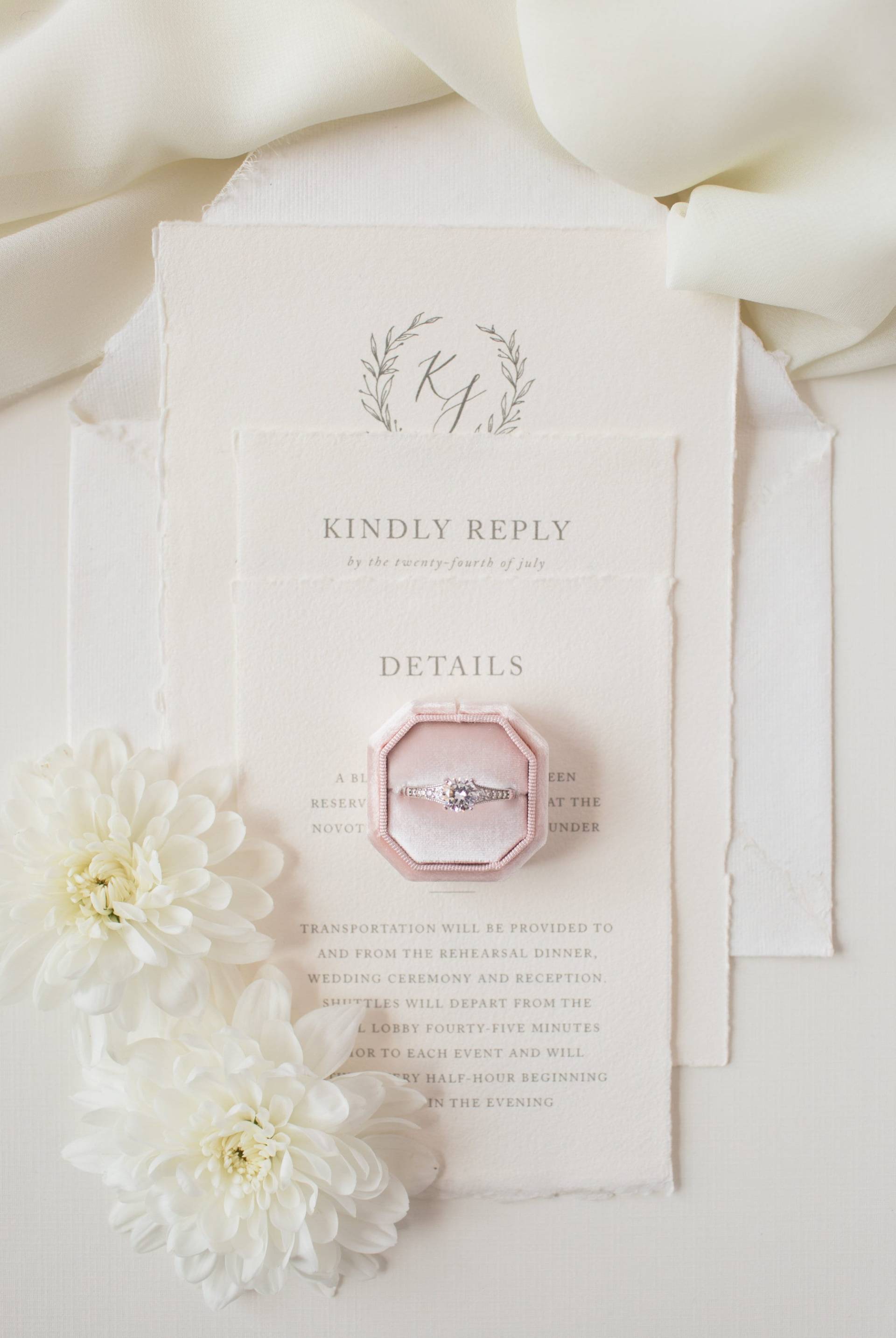 Hell Pastell Rosa Samt Ring Box, Vorschlag Verlobungsring Hochzeit Vintage Hochzeitsgeschenk Hell Pastell Rosa Samt Ring Box, Vorschlag Verlobungsring Hochzeit Vintage Hochzeitsgeschenk von LaceByrd