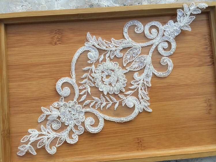 Perlen Und Pailletten-Elfenbein Spitze Applique/Braut Alencon Bridal Stück Perlen Und Pailletten-Elfenbein Spitze Applique/Braut Alencon Bridal Stück von LaceDecoration